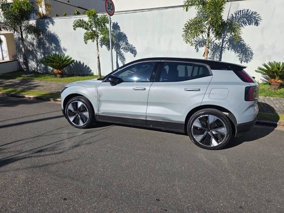 VOLVO EX30 69 KW ELÉTRICO ULTRA